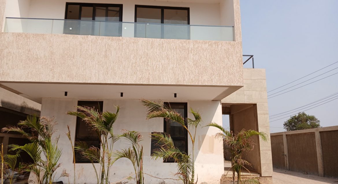 4.5-Bedroom Semi-Furnished Townhouses For Sale