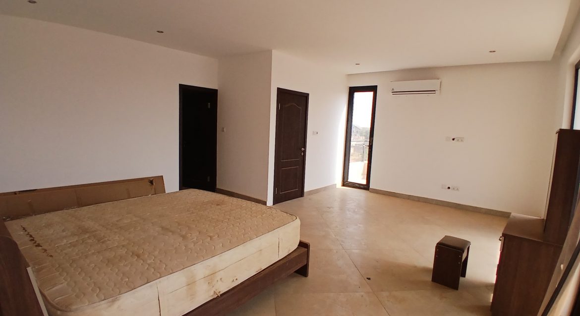 4.5-Bedroom Semi-Furnished Townhouses For Sale